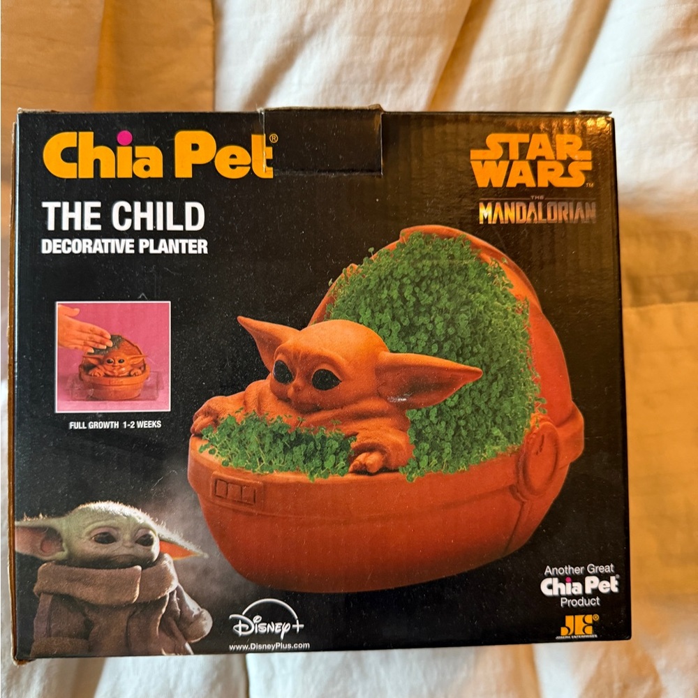 Star Wars Chia Pet the Mandalorian The Child Baby Yoda Decorative Planter Clay